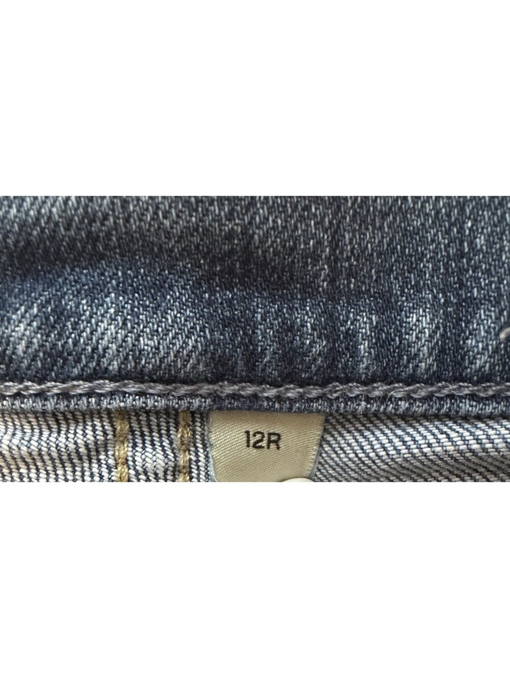 GAP Women’s Straight Jeans Size 12R Medium Wash Classic Denim - Picture 4 of 7